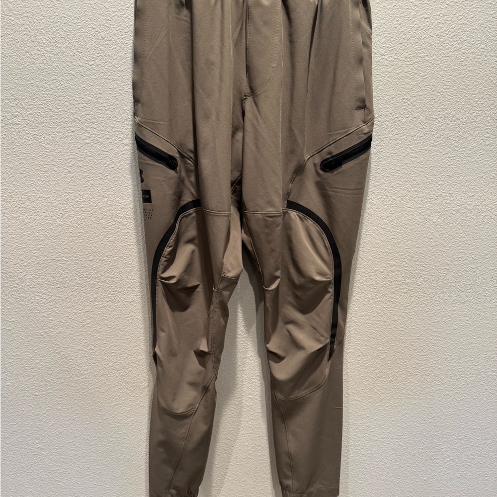 Under Armor View 3
